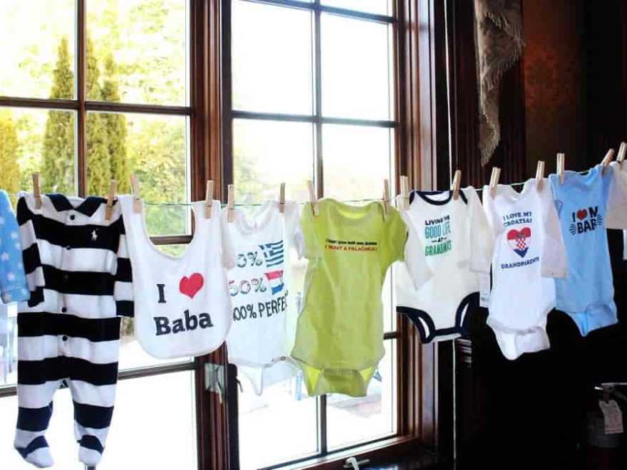 Tipos de roupa para os primeiros meses do bebê