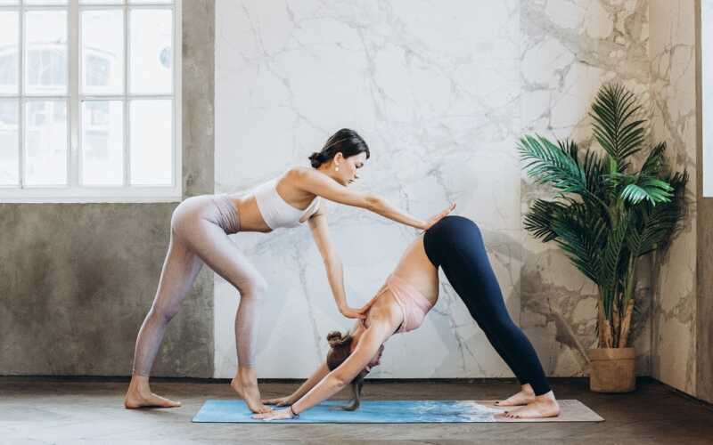 Quem pode dar aula de yoga