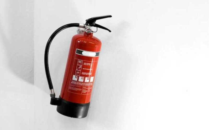 A Importância Vital dos Extintores de Incêndio nas Empresas