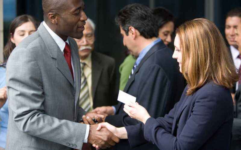 Networking para Tradutores e Revisores: Potencialize sua Carreira no Mercado da Tradução