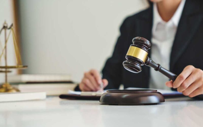 Como Avaliar a Confiança em um Advogado de Direitos Trabalhistas