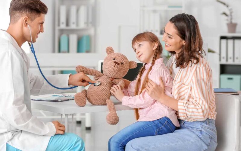 Como escolher um pediatra para o seu filho: dicas práticas