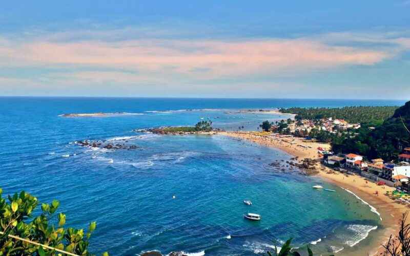 Conheça praias do litoral sul de São Paulo, viajando de ônibus