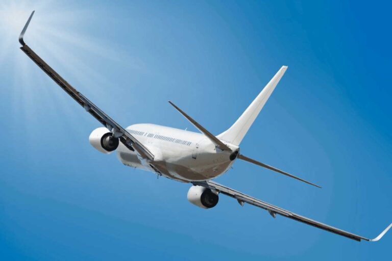 Simuladores de Voo em São Paulo: Uma Nova Era para a Formação Aeronáutica com Jet Training/ Jet Adapt