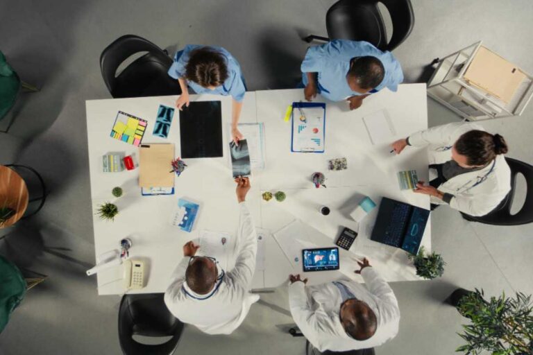 Afiliado ou produtor: como decidir seu papel no marketing de afiliados? Afiliado ou produtor: como decidir seu papel no marketing de afiliados?