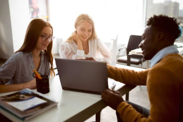 Arquitetura de benefícios corporativos: como criar estratégias e personalizadas para retenção de talentos Arquitetura de benefícios corporativos: como criar estratégias e personalizadas para retenção de talentos